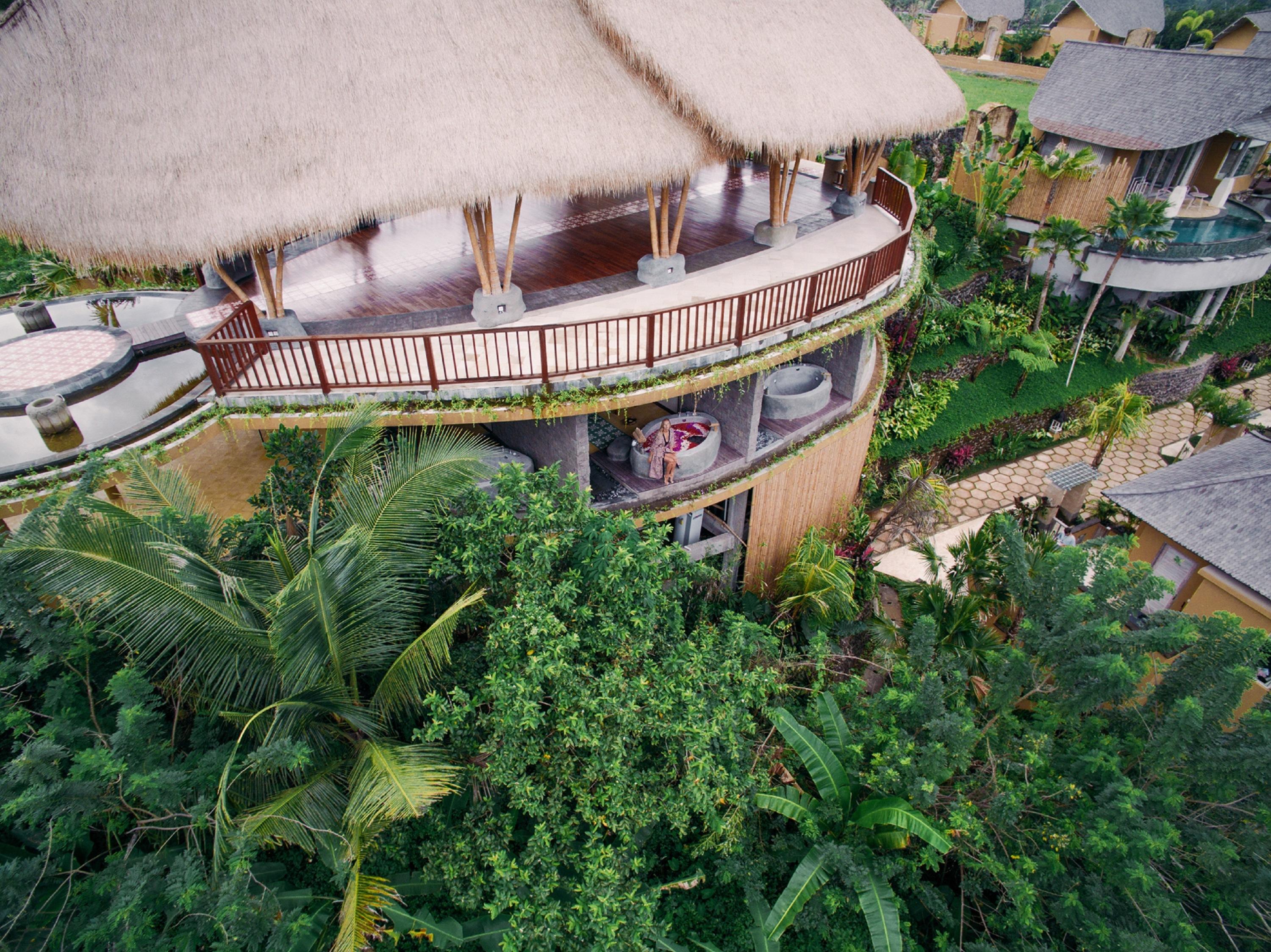 Hotel Wapa di Ume Sidemen - CHSE Certified Exterior foto The resort's Treehouse Villas