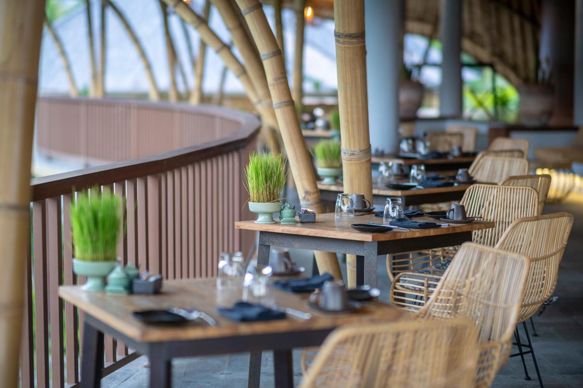 Hotel Wapa di Ume Sidemen - CHSE Certified Exterior foto The restaurant at the resort