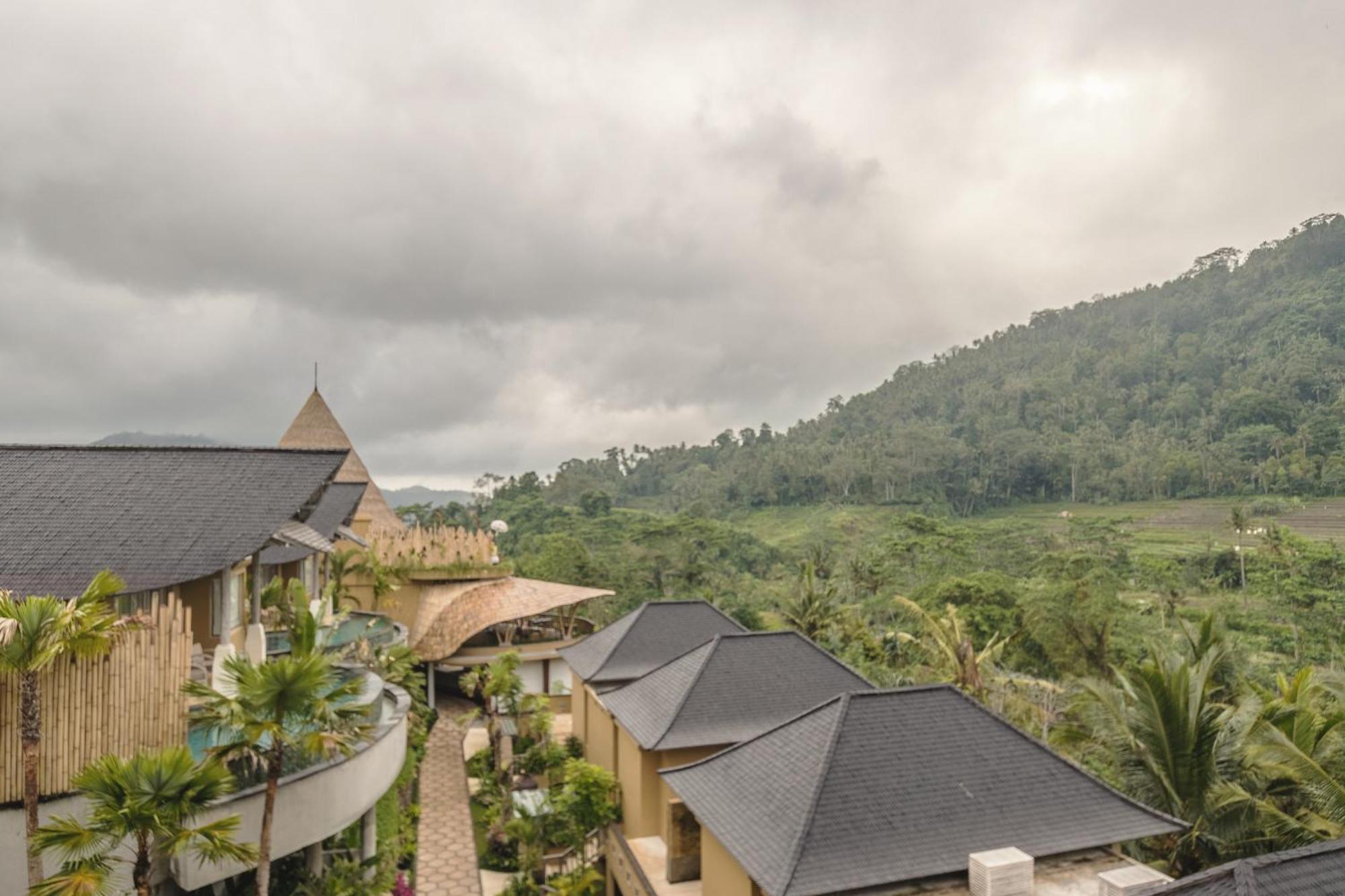 Hotel Wapa di Ume Sidemen - CHSE Certified Exterior foto View of the resort